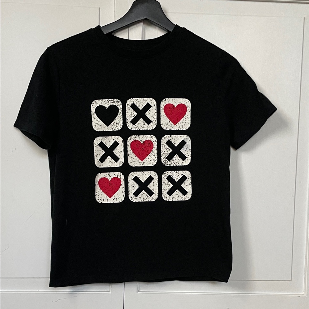 Cat & Jack Black Tee with Red and‎ White Heart Design